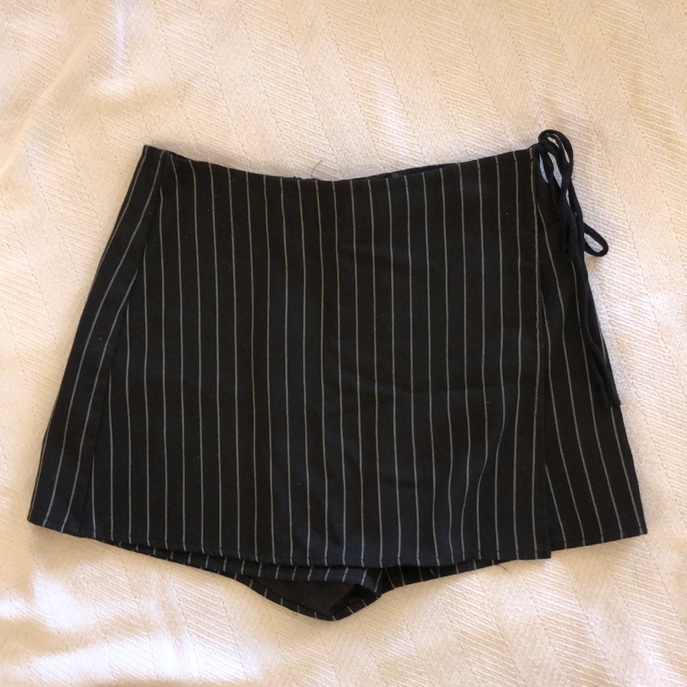 SALE! Forever 21 skort! Black with white stripes. Size small.